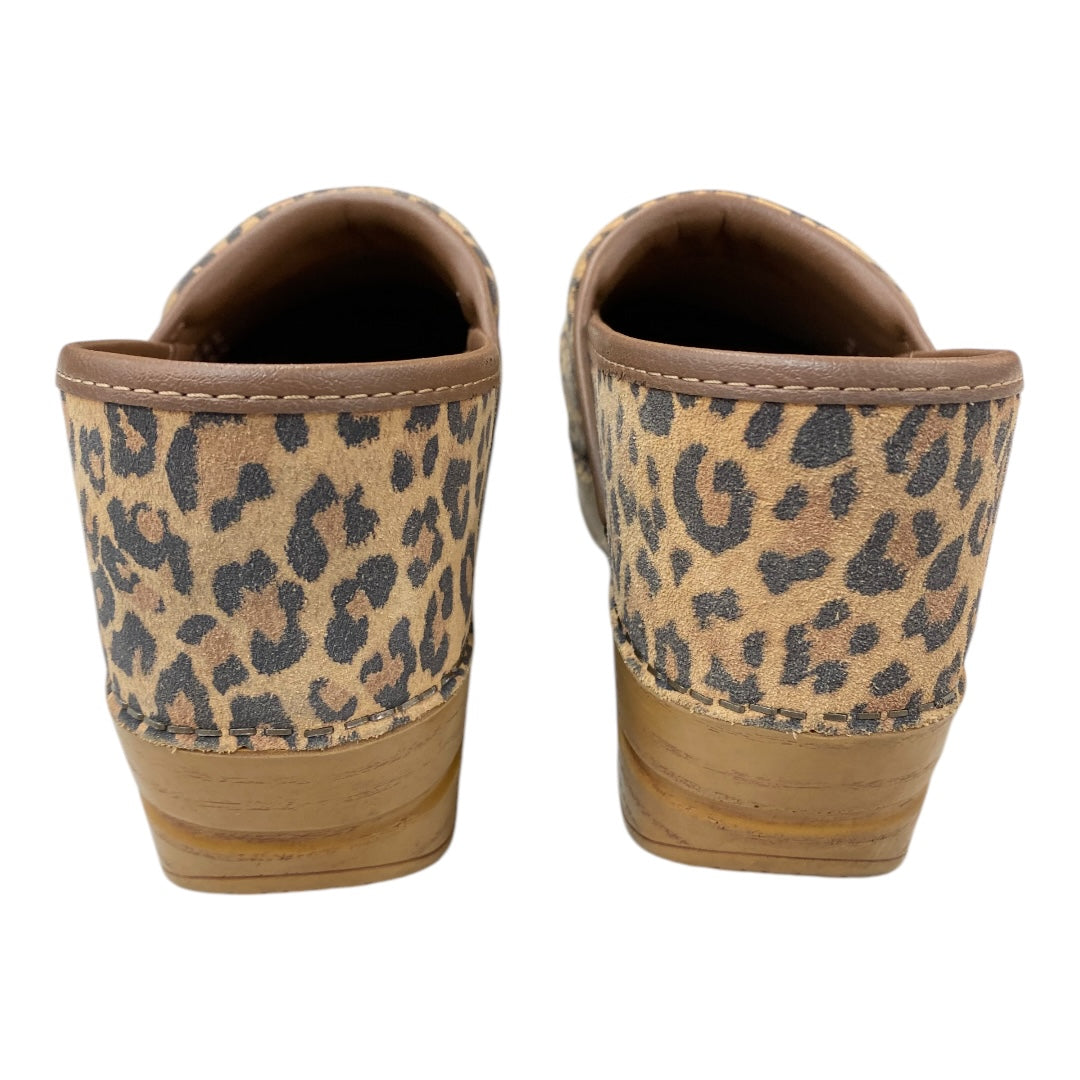 Shoes Heels Block By Dansko In Animal Print, Size: 9.5