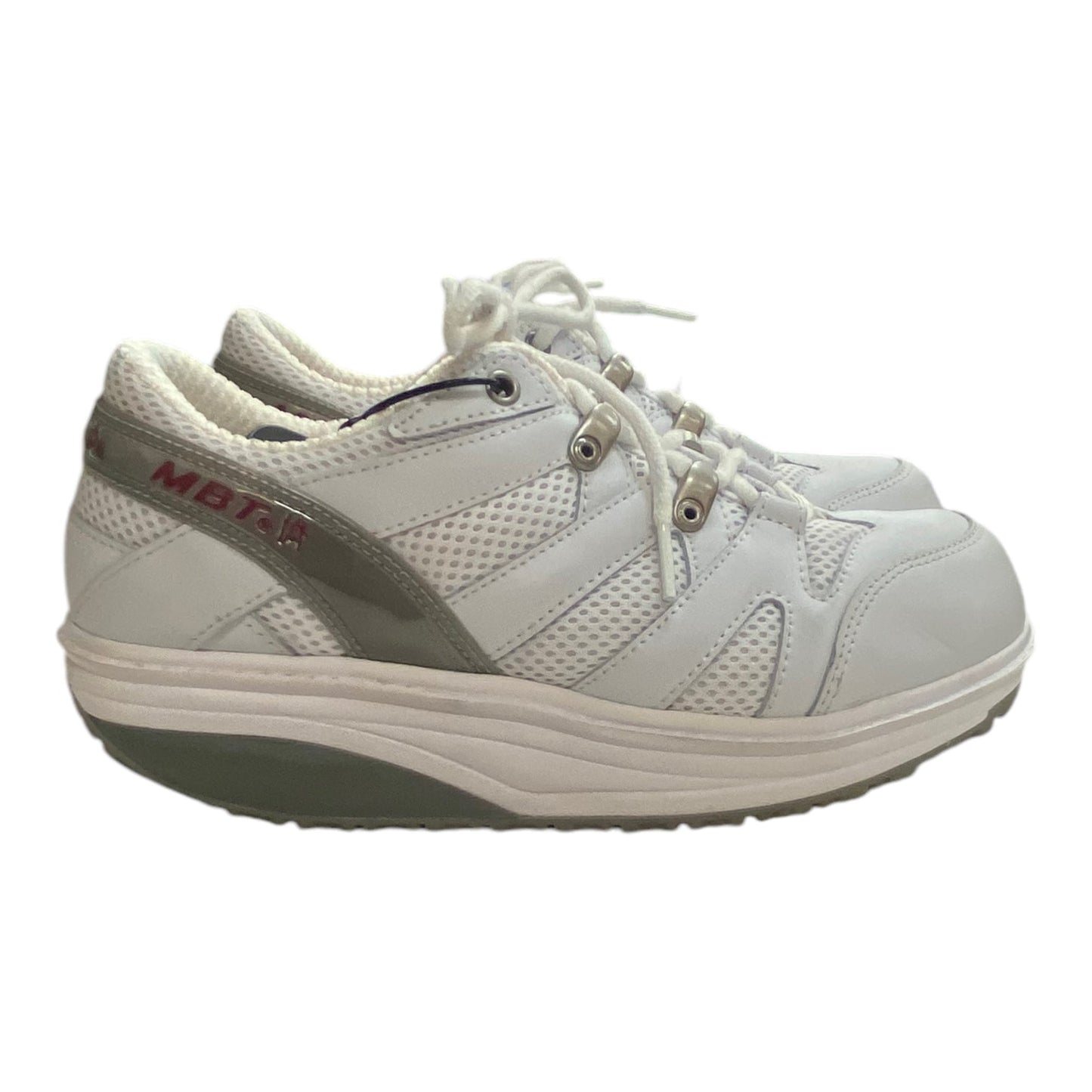 Shoes Athletic By Cmc In White, Size: 7