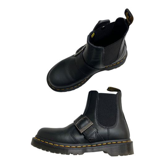 Boots Ankle Flats By Dr Martens In Black, Size: 6