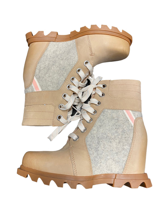 Boots Ankle Heels By Sorel In Grey & Tan, Size: 6