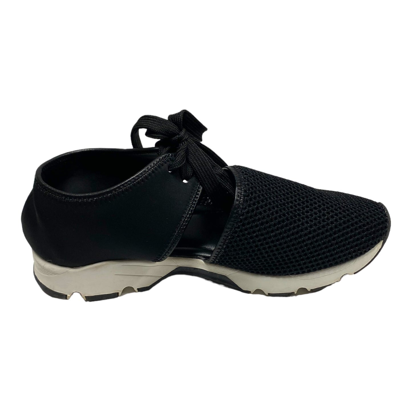 Shoes Athletic By Cmc In Black, Size: 6.5