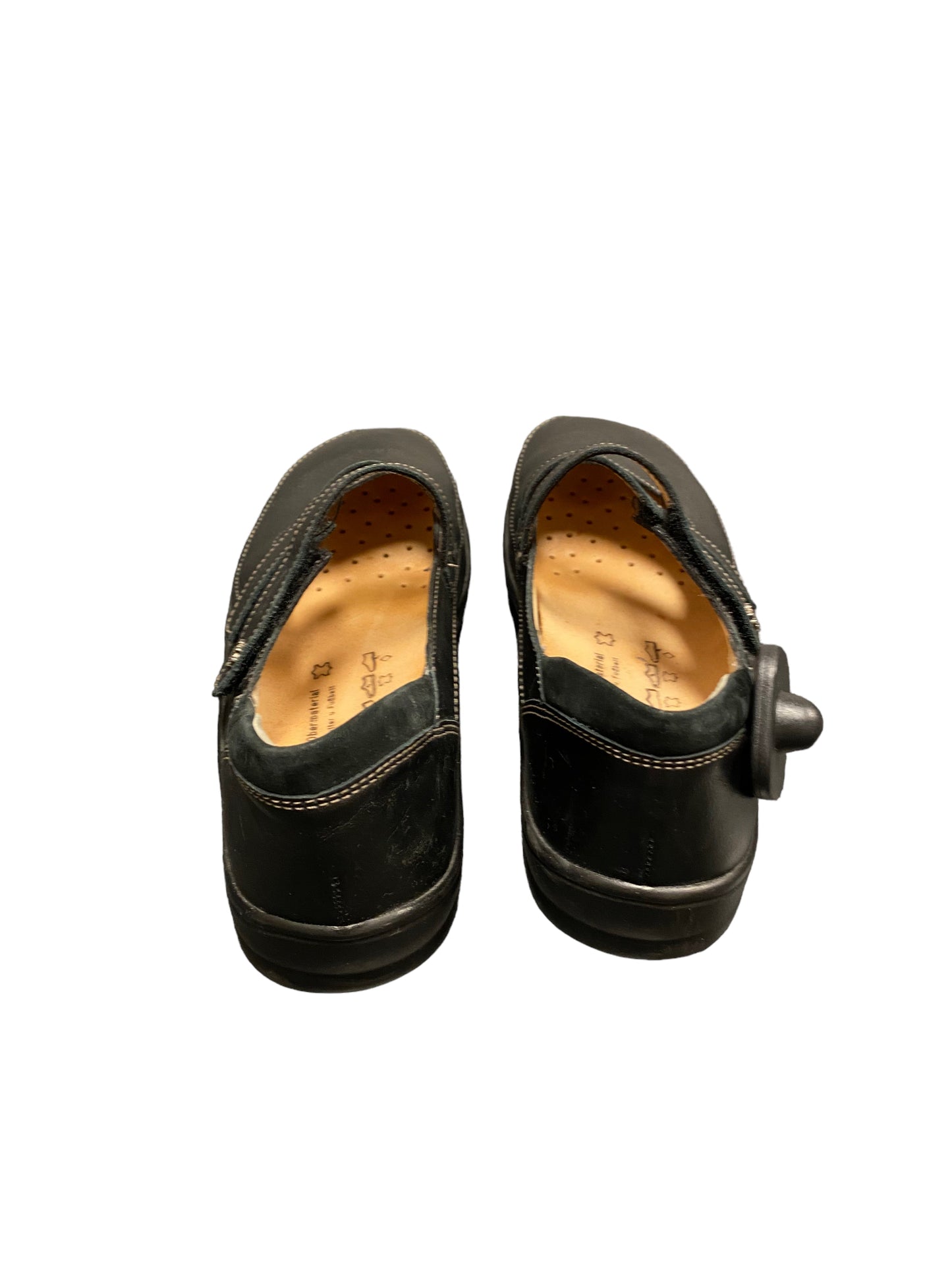 Shoes Flats By Finn Comfort In Black, Size: 6.5