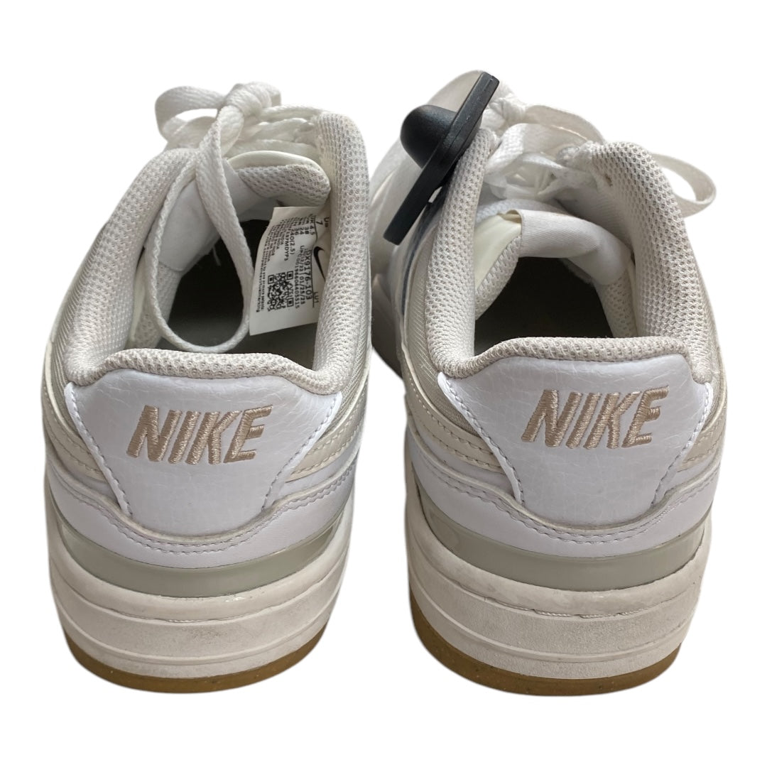 Shoes Athletic By Nike In White, Size: 7