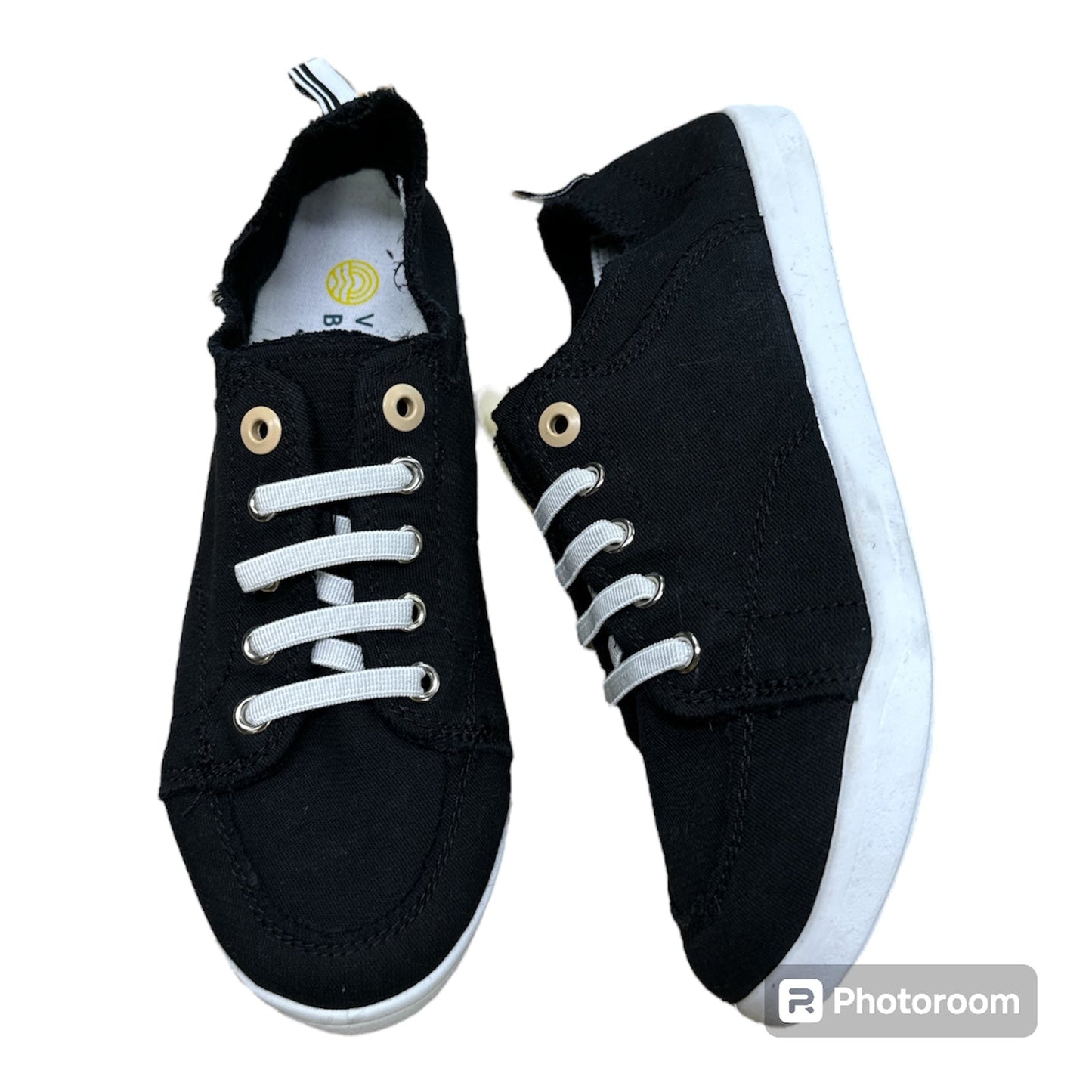 Black & White Shoes Sneakers Vionic, Size 8