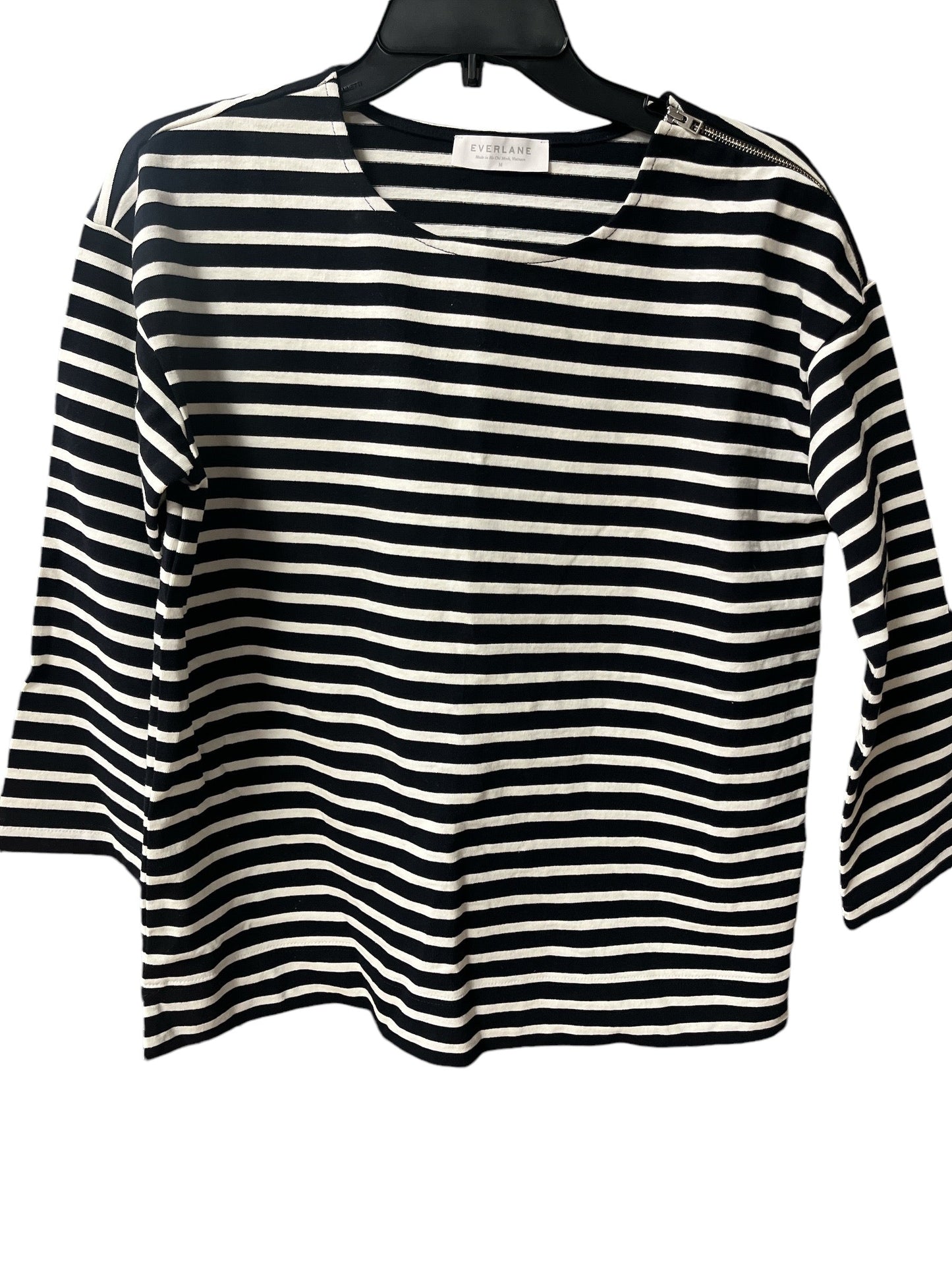 Top Long Sleeve By Everlane In Striped Pattern, Size: M