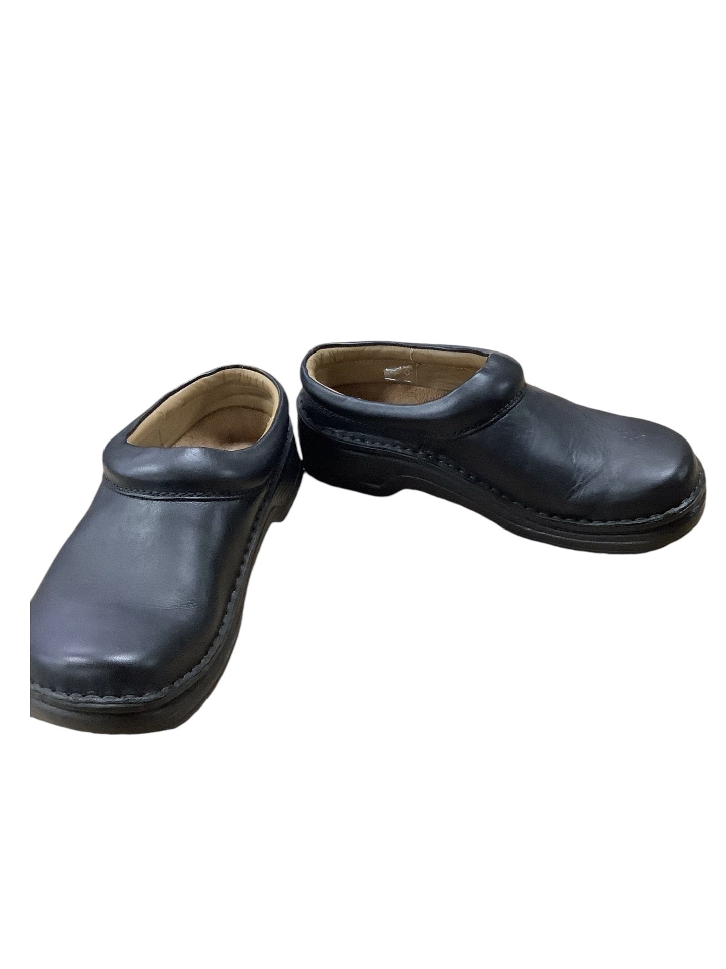 Shoes Flats By Birkenstock In Black, Size: 7