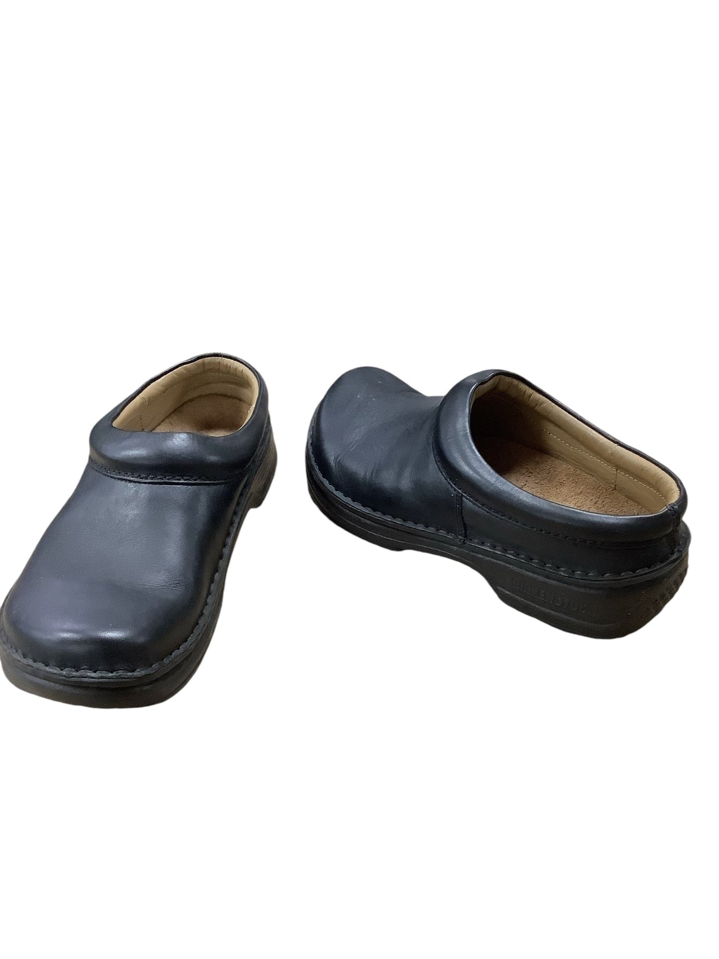 Shoes Flats By Birkenstock In Black, Size: 7