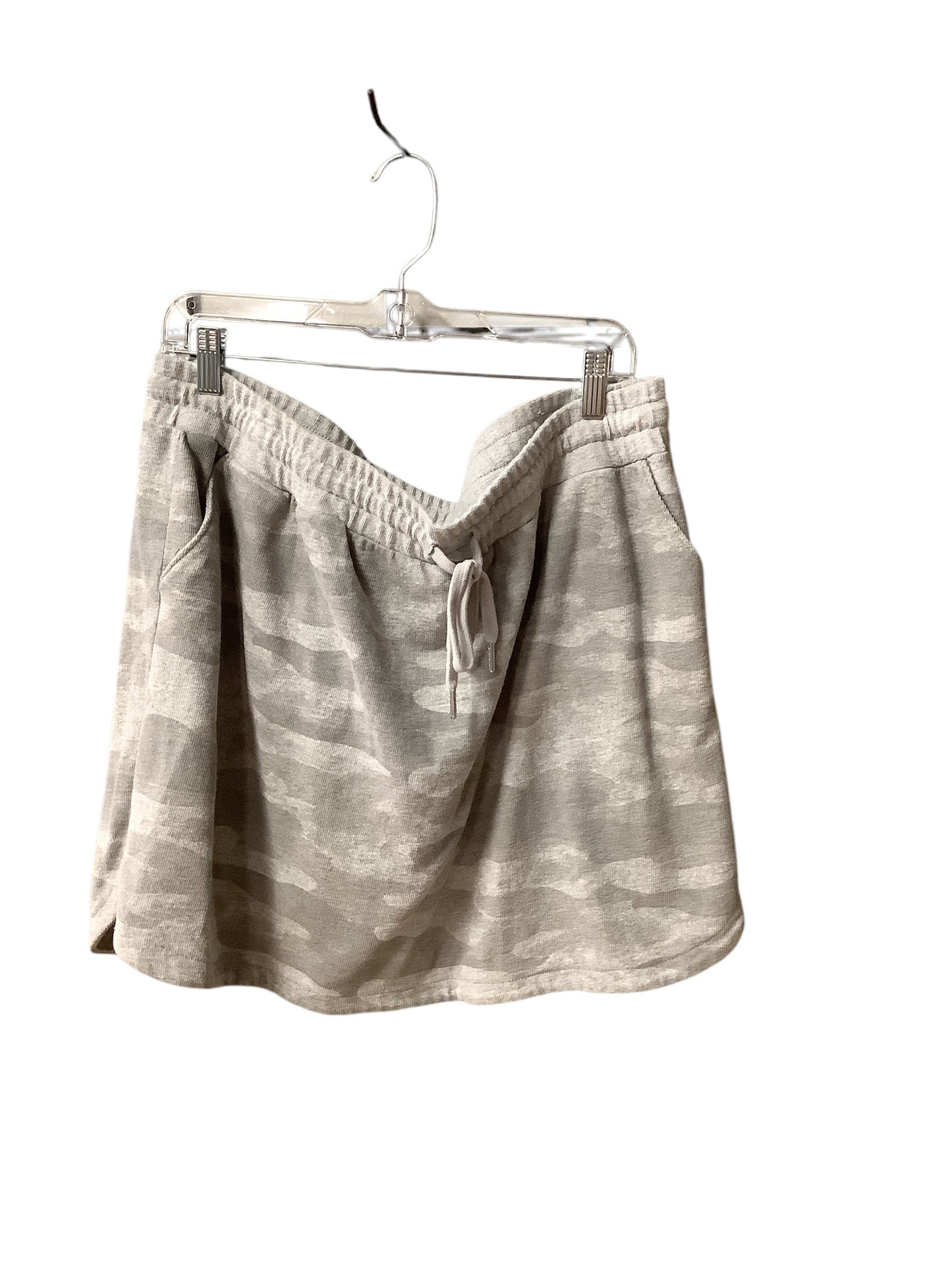 Skirt Mini & Short By Maurices In Camouflage Print, Size: Xl