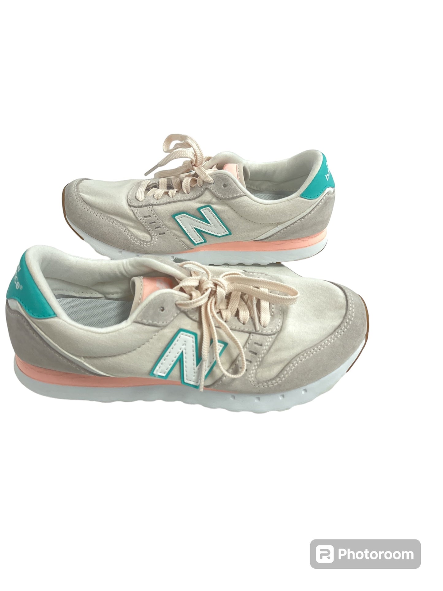 Beige Shoes Athletic New Balance, Size 8