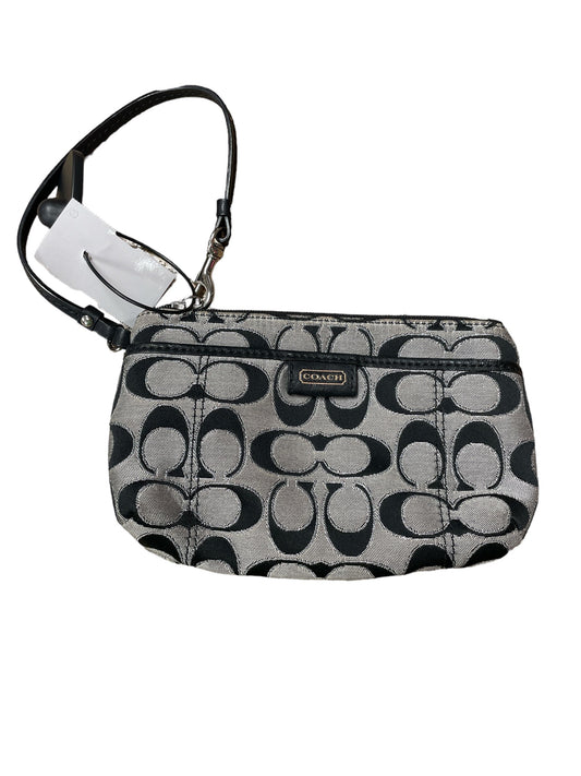 Wristlet Designer Coach, Size Medium