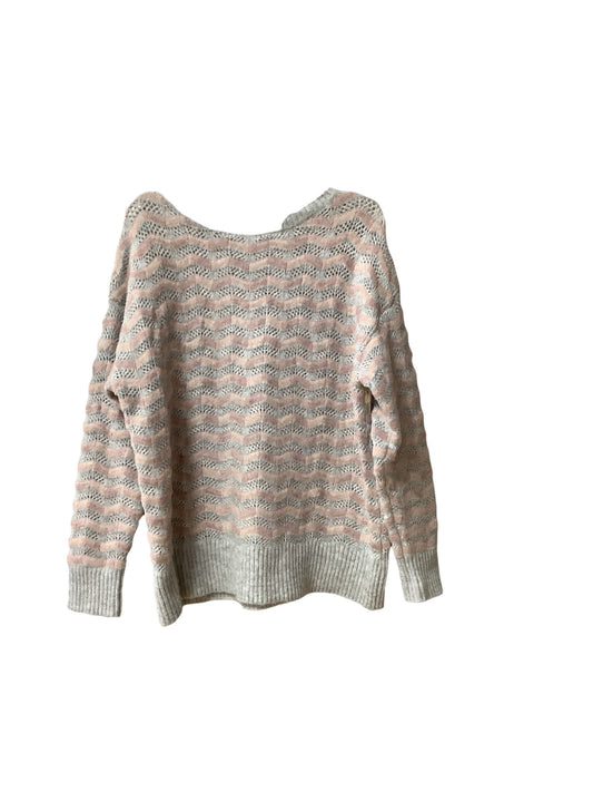 Sweater By Liz Claiborne In Grey & Pink, Size: L