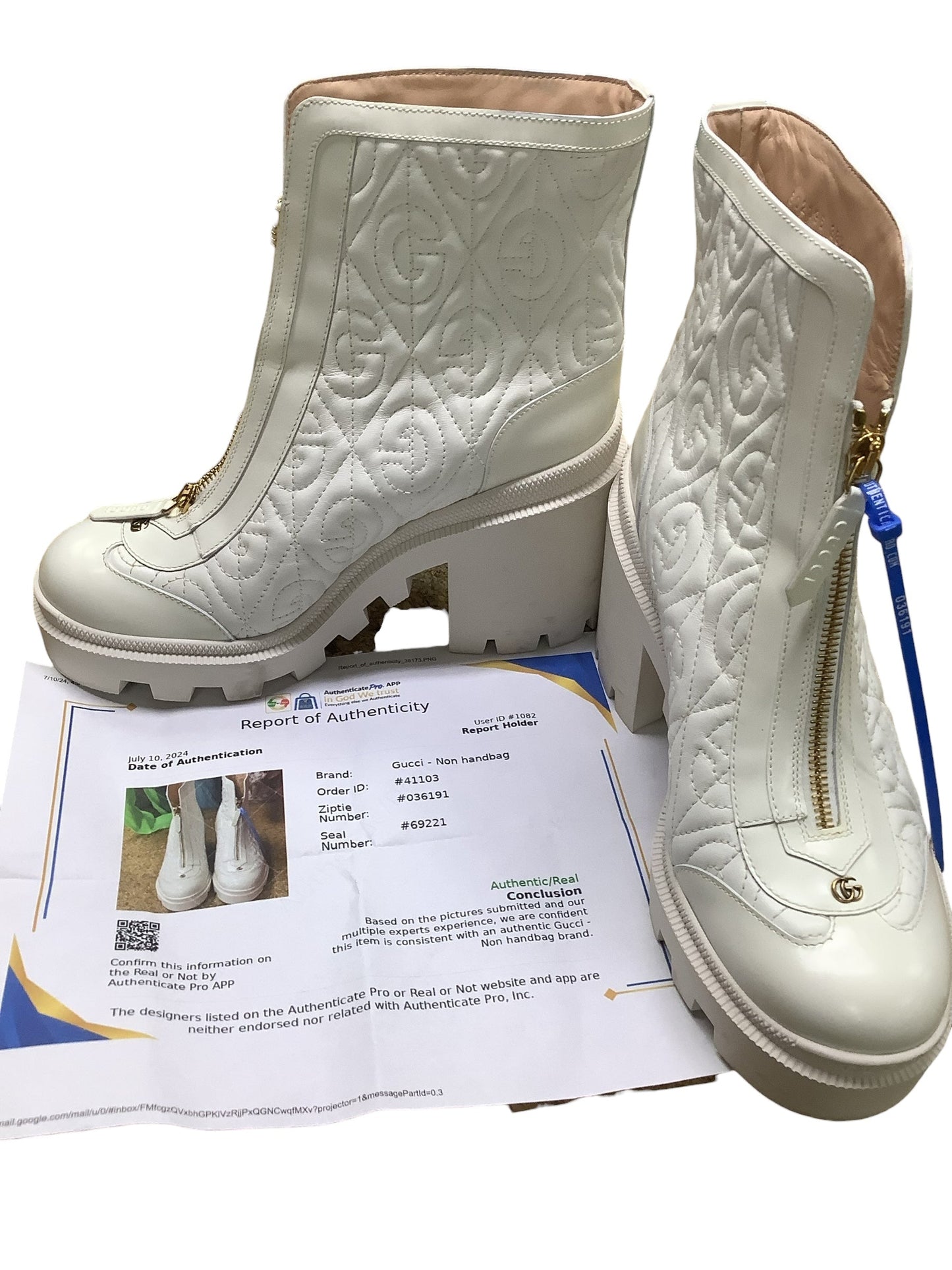 White Boots Luxury Designer Gucci, Size 8.5