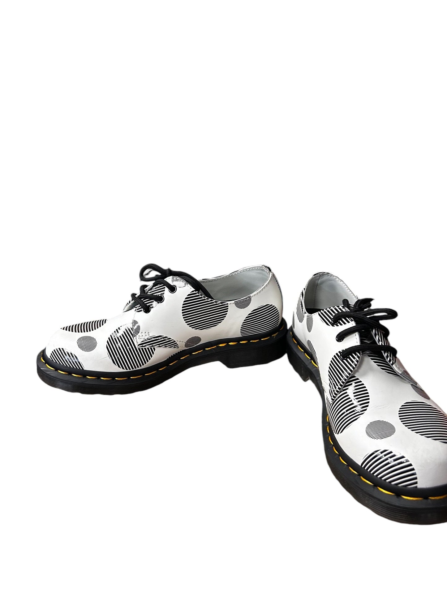 Shoes Sneakers By Dr Martens In Polkadot Pattern, Size: 6