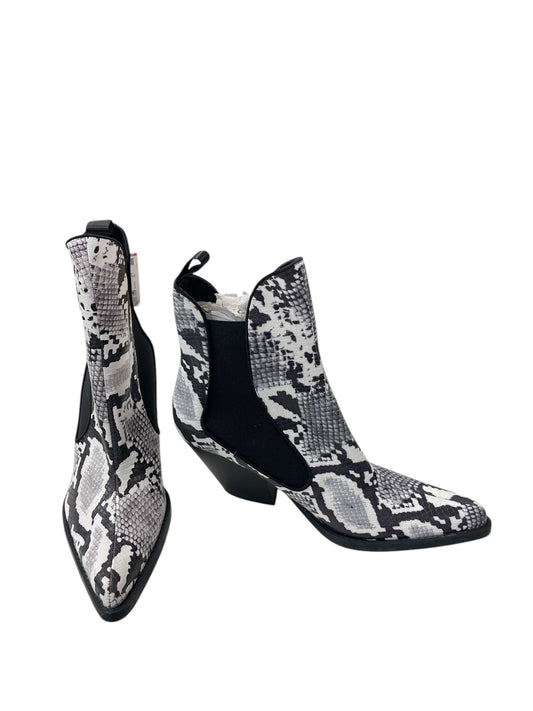 Boots Ankle Heels By Zara In Snakeskin Print, Size: 9