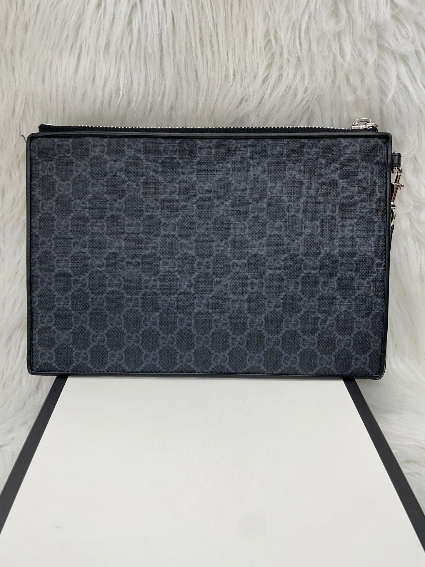 Wristlet Luxury Designer By Gucci, Size: Large