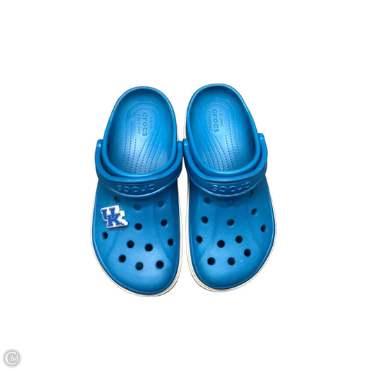 Shoes Flats By Crocs In Blue, Size: 9