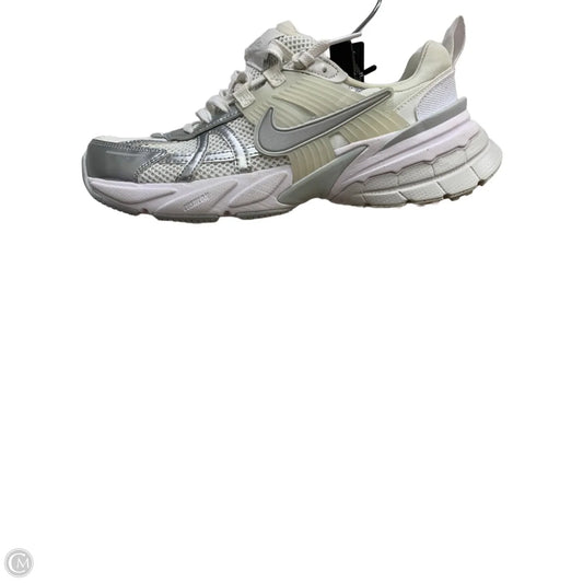 Shoes Sneakers By Nike In Silver & White, Size: 9