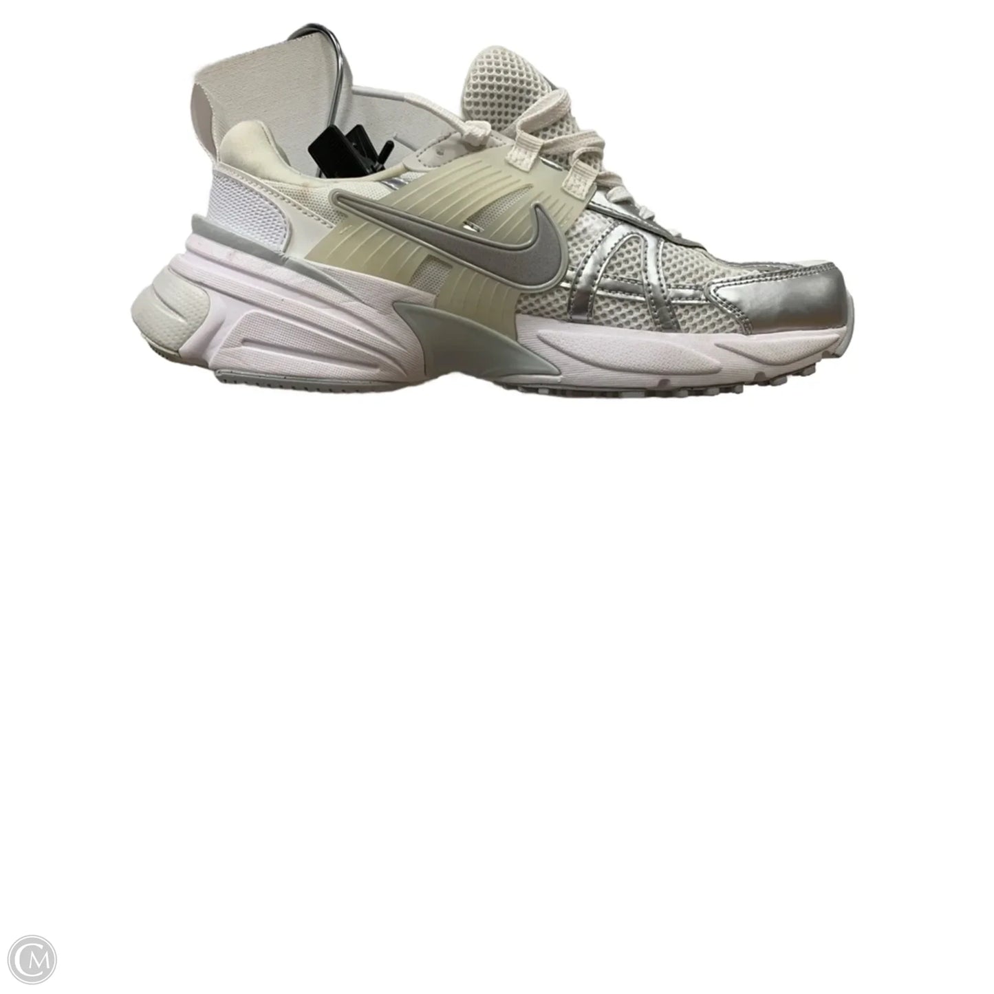 Shoes Sneakers By Nike In Silver & White, Size: 9