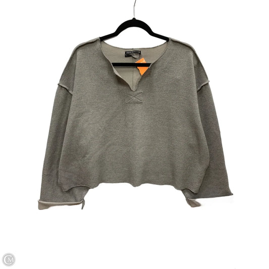 Top Long Sleeve By Urban Outfitters In Grey, Size: M