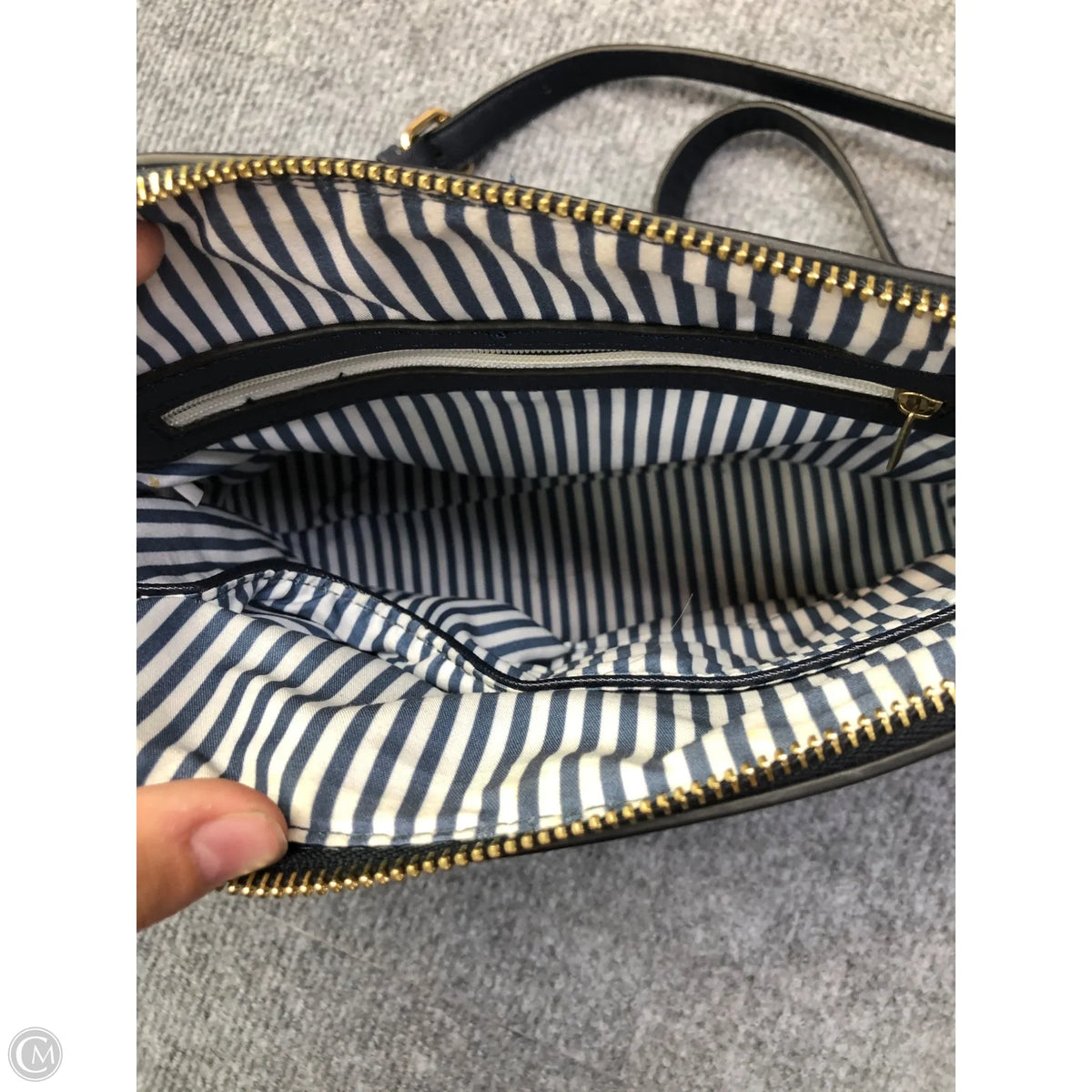 Crossbody By Clothes Mentor, Size: Medium