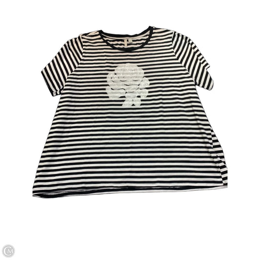 Top Short Sleeve By Cato In Striped Pattern, Size: 22