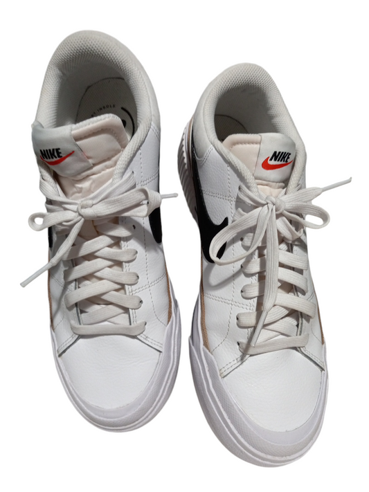 Shoes Sneakers By Nike In White, Size: 10