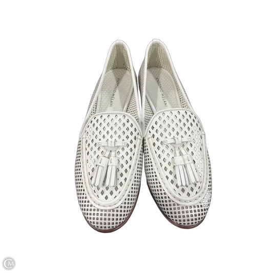 Shoes Flats By Antonio Melani In White, Size: 9.5
