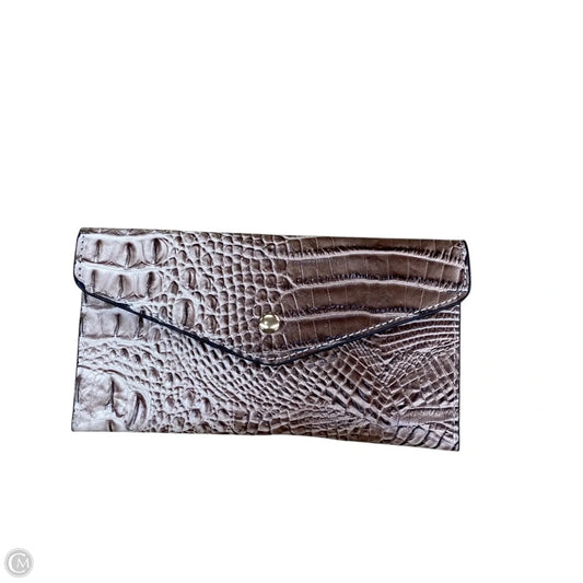 Wallet By Clothes Mentor, Size: Medium