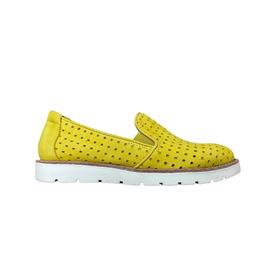 Yellow Shoes Flats Vaneli, Size 5