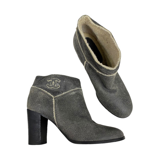 Boots Luxury Designer By Chanel In Grey, Size: 8.5