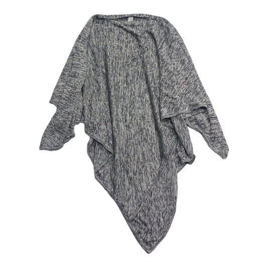 Poncho Designer By Lululemon In Grey, Size: Os