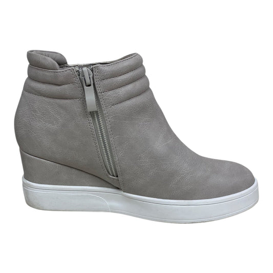 Boots Ankle Flats By Journee In Grey, Size: 8