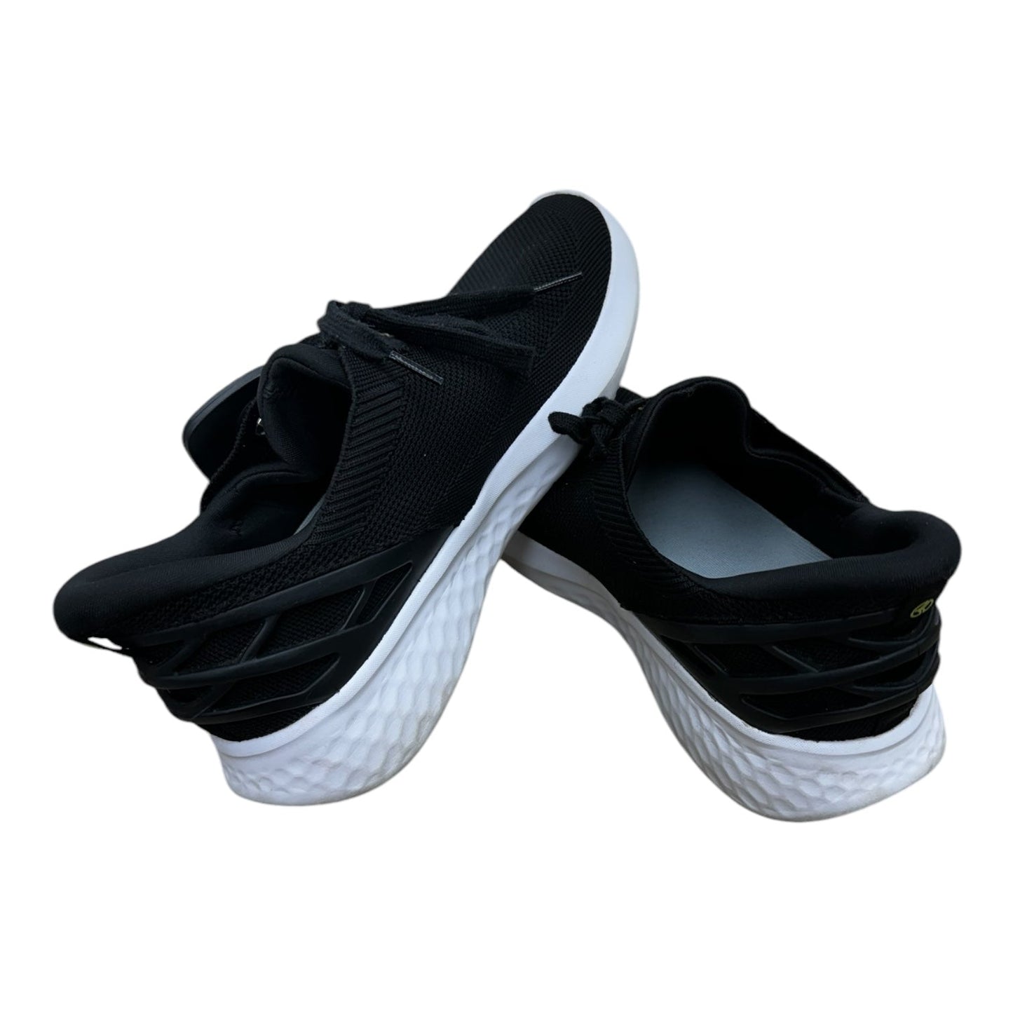 Shoes Athletic By Cmc In Black & White, Size: 8.5