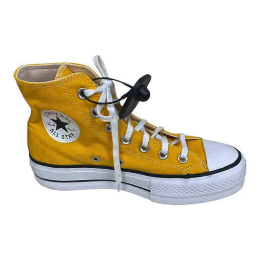 Shoes Sneakers By Converse In White & Yellow, Size: 6.5