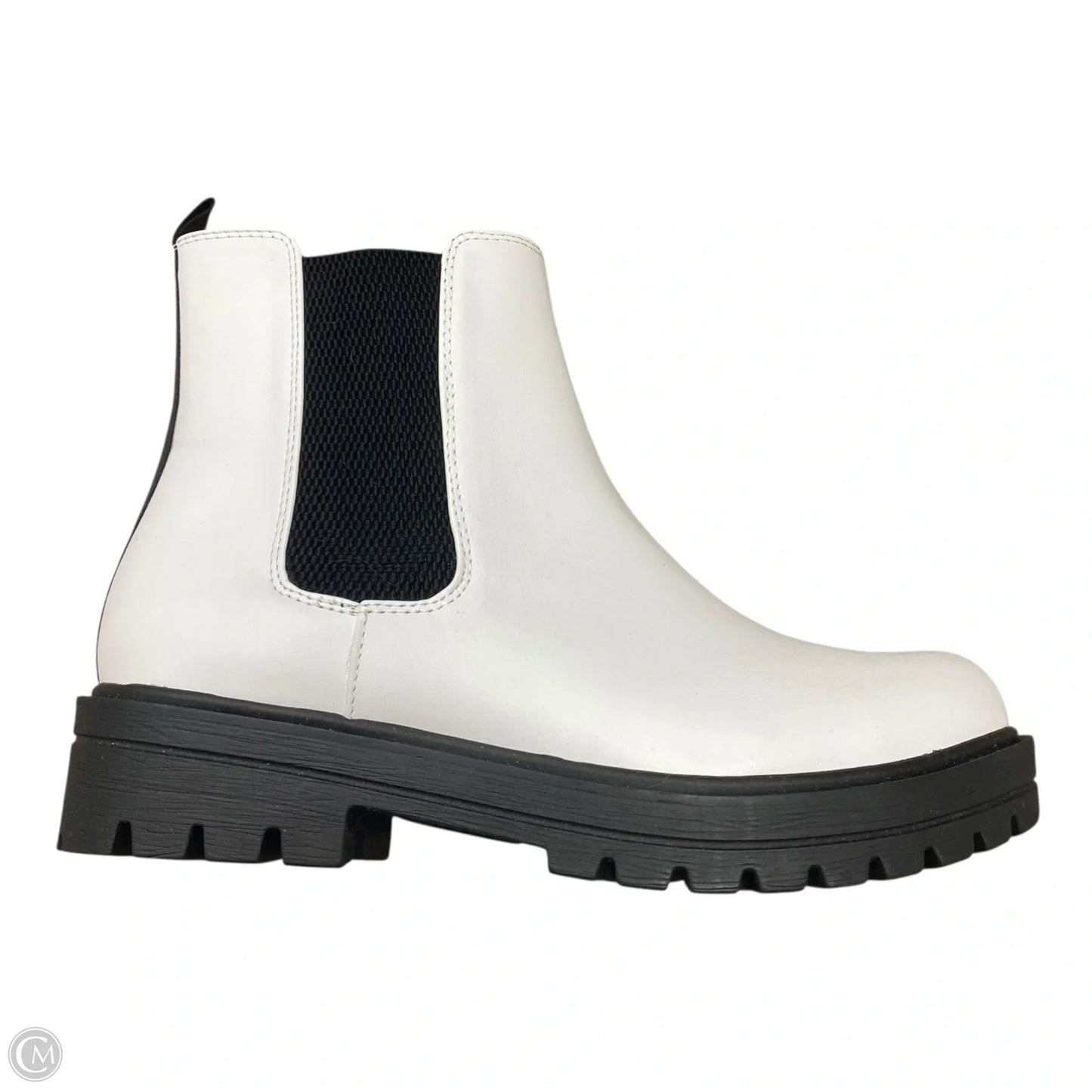 Boots Ankle Flats By Soda In White, Size: 9