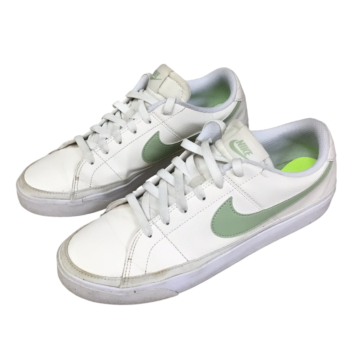 Shoes Sneakers By Nike In Green & White, Size: 10