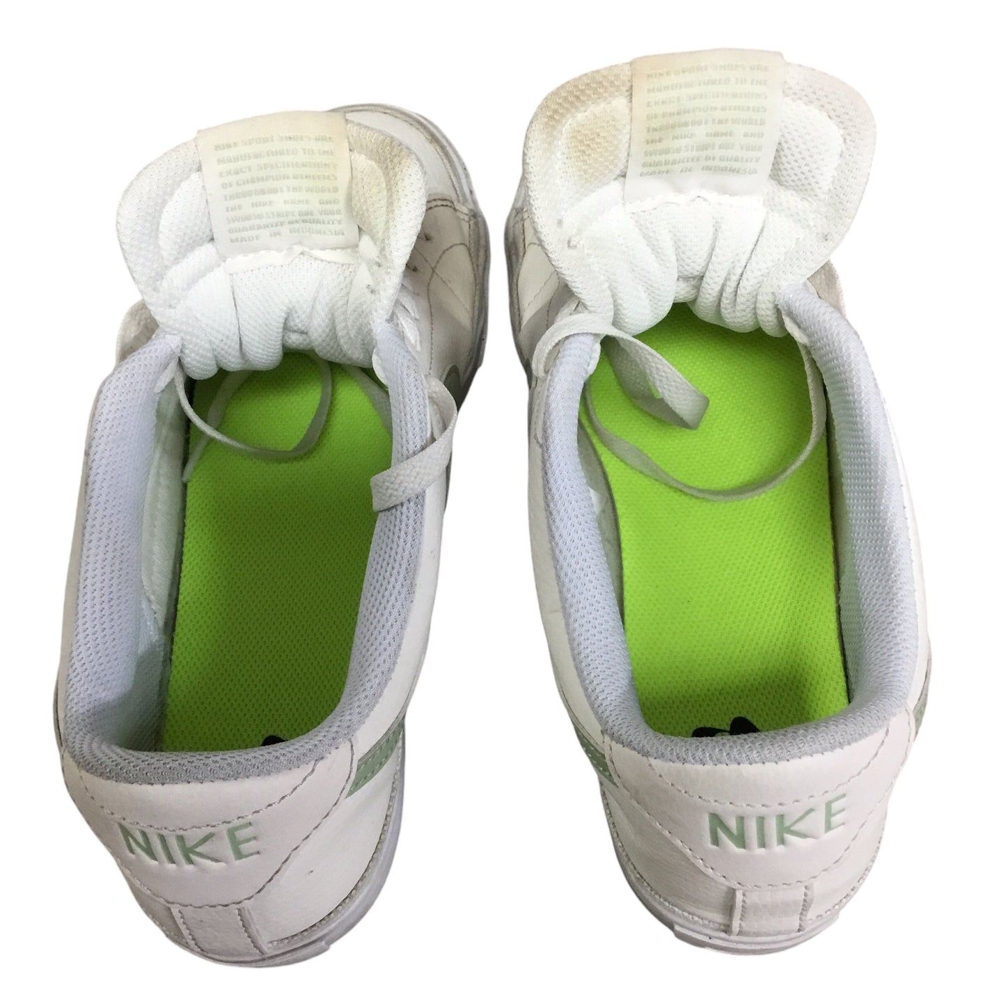 Shoes Sneakers By Nike In Green & White, Size: 10