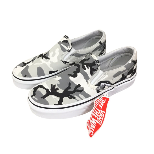 Shoes Flats By Vans In Camouflage Print, Size: 6