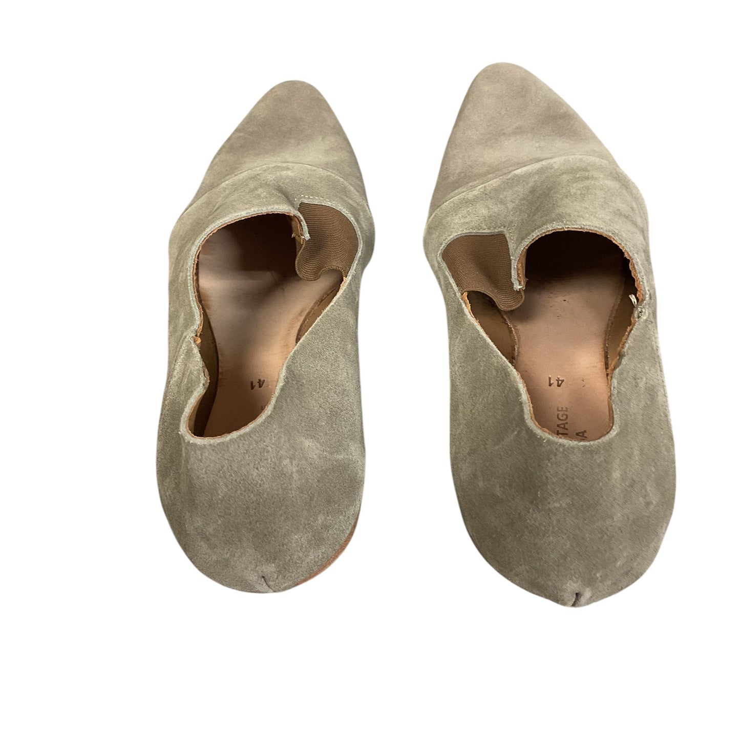 Shoes Flats By Cma In Taupe, Size: 10