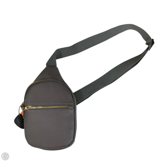 Belt Bag By Clothes Mentor, Size: Medium