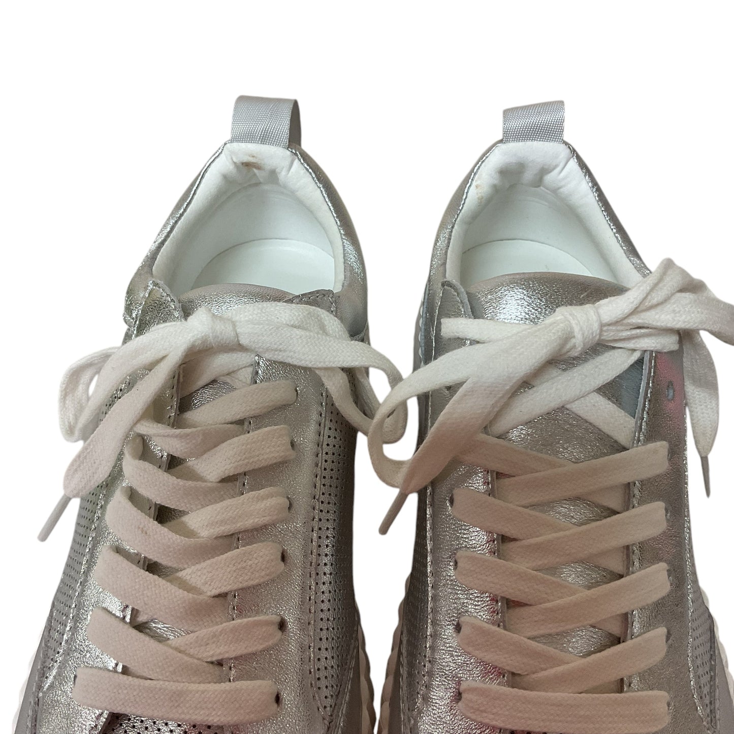 Shoes Sneakers By Steve Madden In Silver, Size: 9