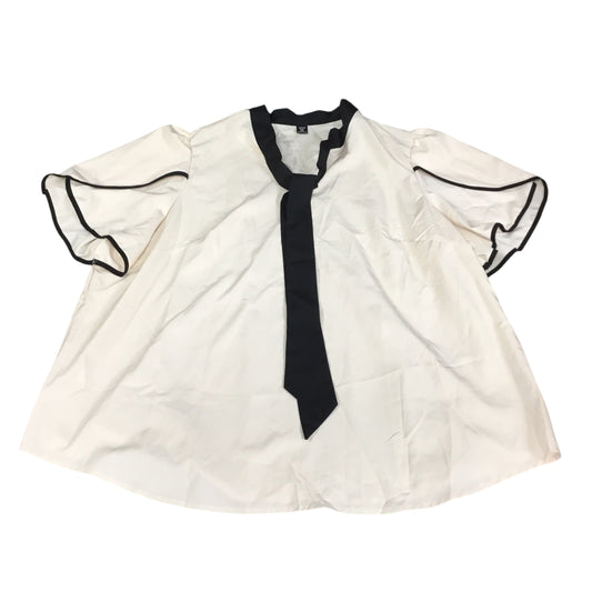 Top Short Sleeve By Shein In Cream, Size: 4x