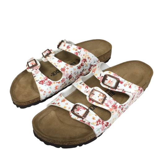 Sandals Flats By Birkenstock In Floral Print, Size: 6