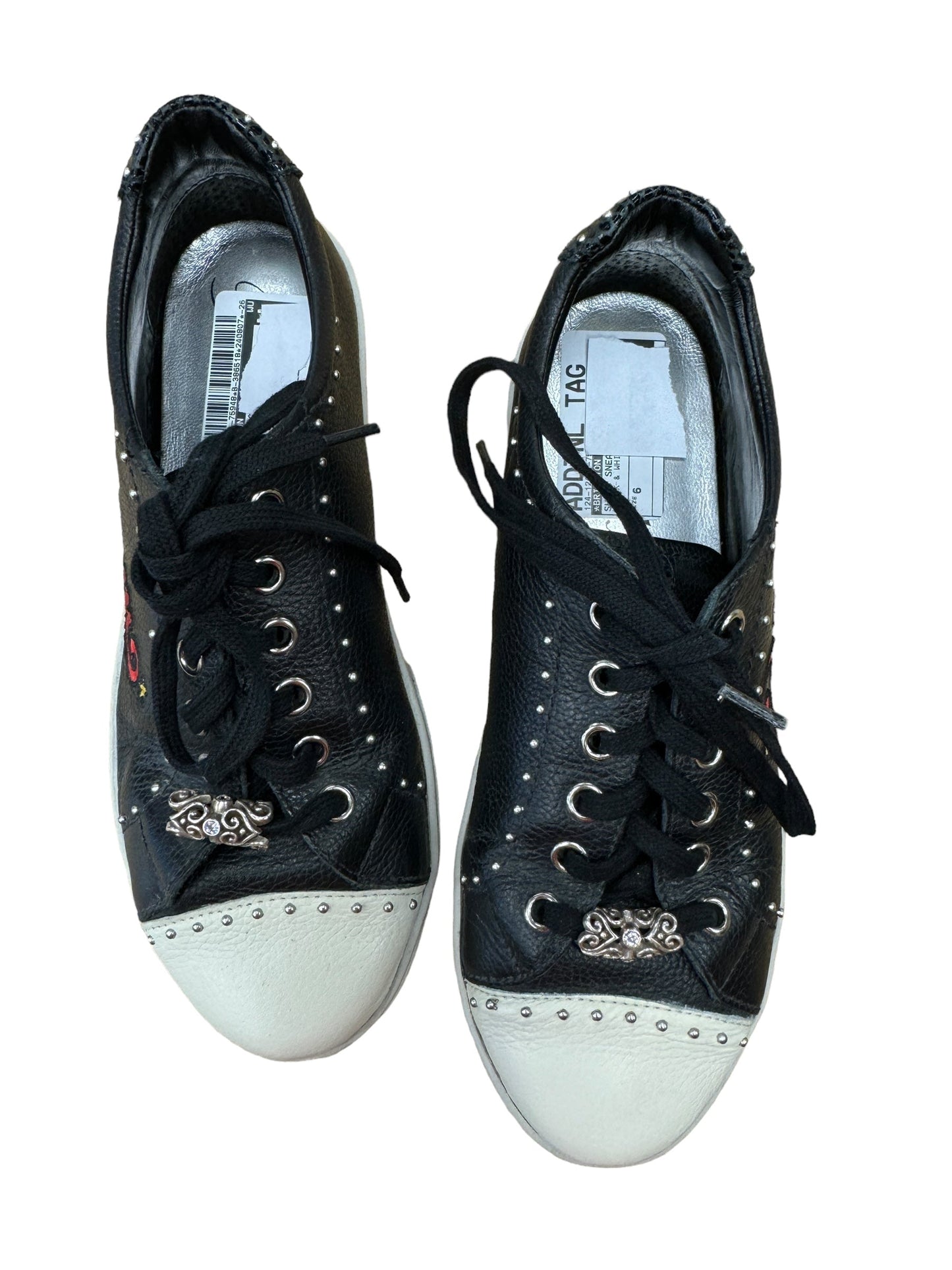 Shoes Sneakers By Brighton In Black & White, Size: 6