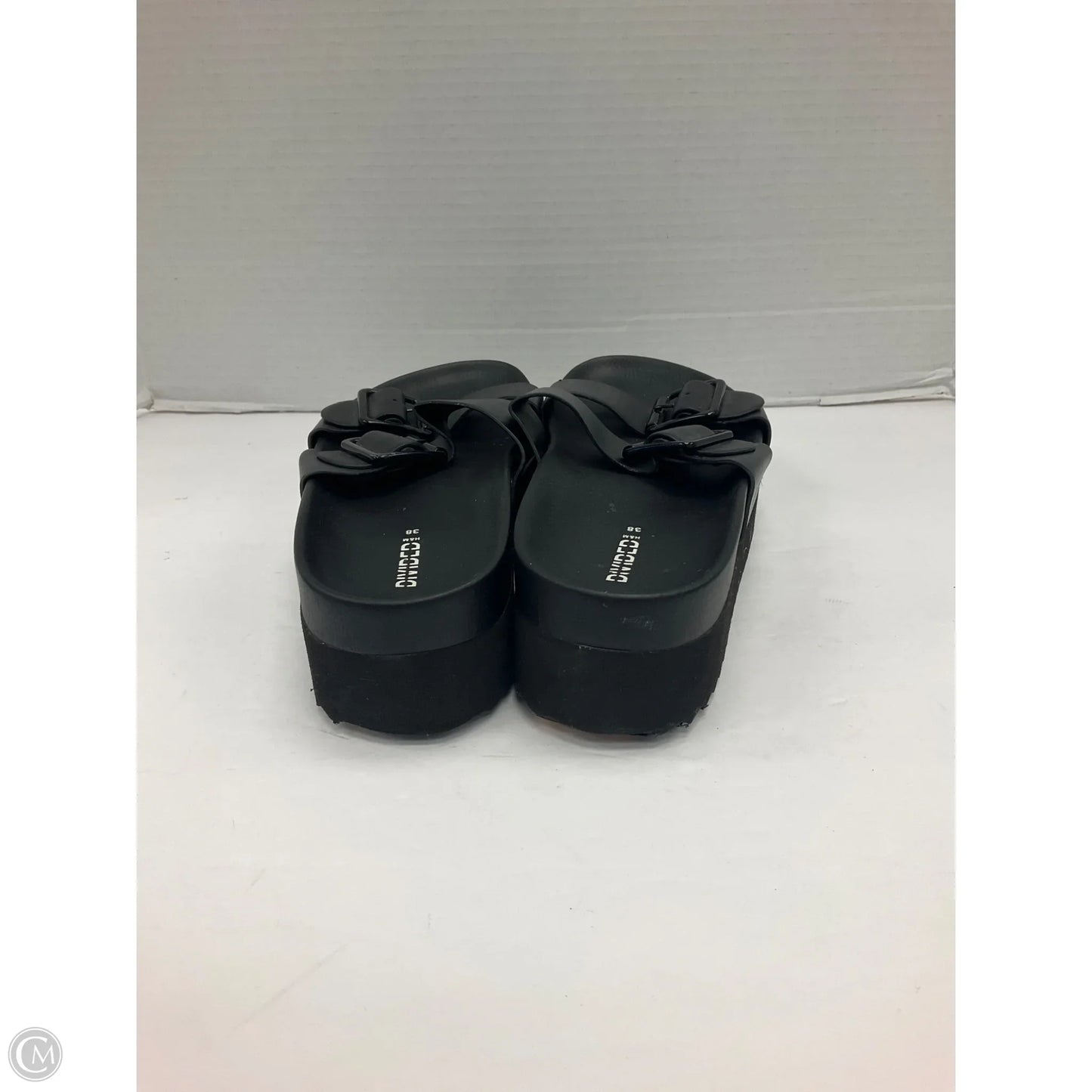 Sandals Flip Flops By Divided In Black, Size: 8
