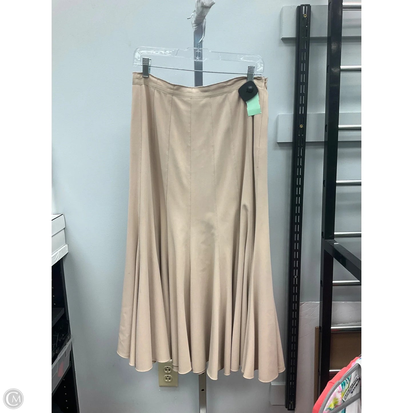 Skirt Midi By Clothes Mentor In Cream, Size: 8