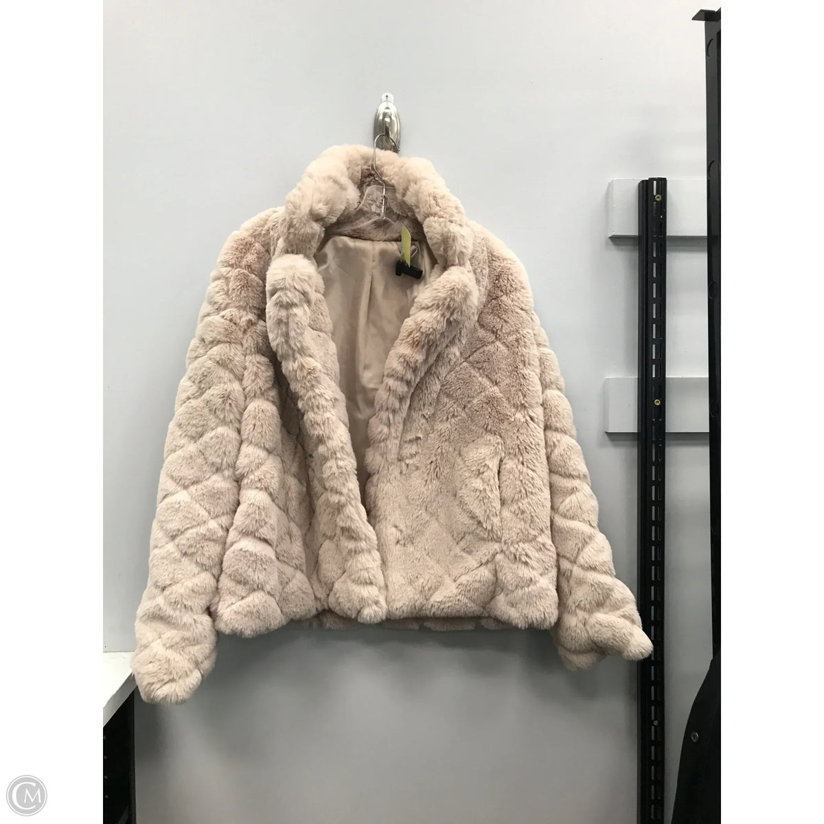 Jacket Faux Fur & Sherpa By Clothes Mentor In Tan, Size: S