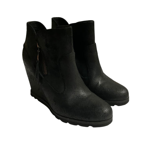 Boots Ankle Heels By Ugg In Black, Size: 8.5