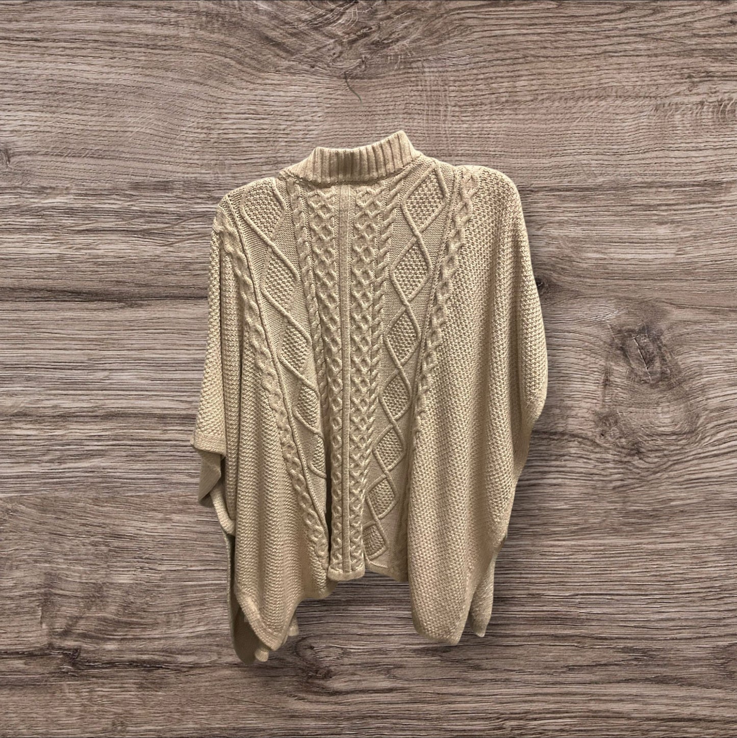 Poncho By Cupcakes And Cashmere In Beige, Size: M