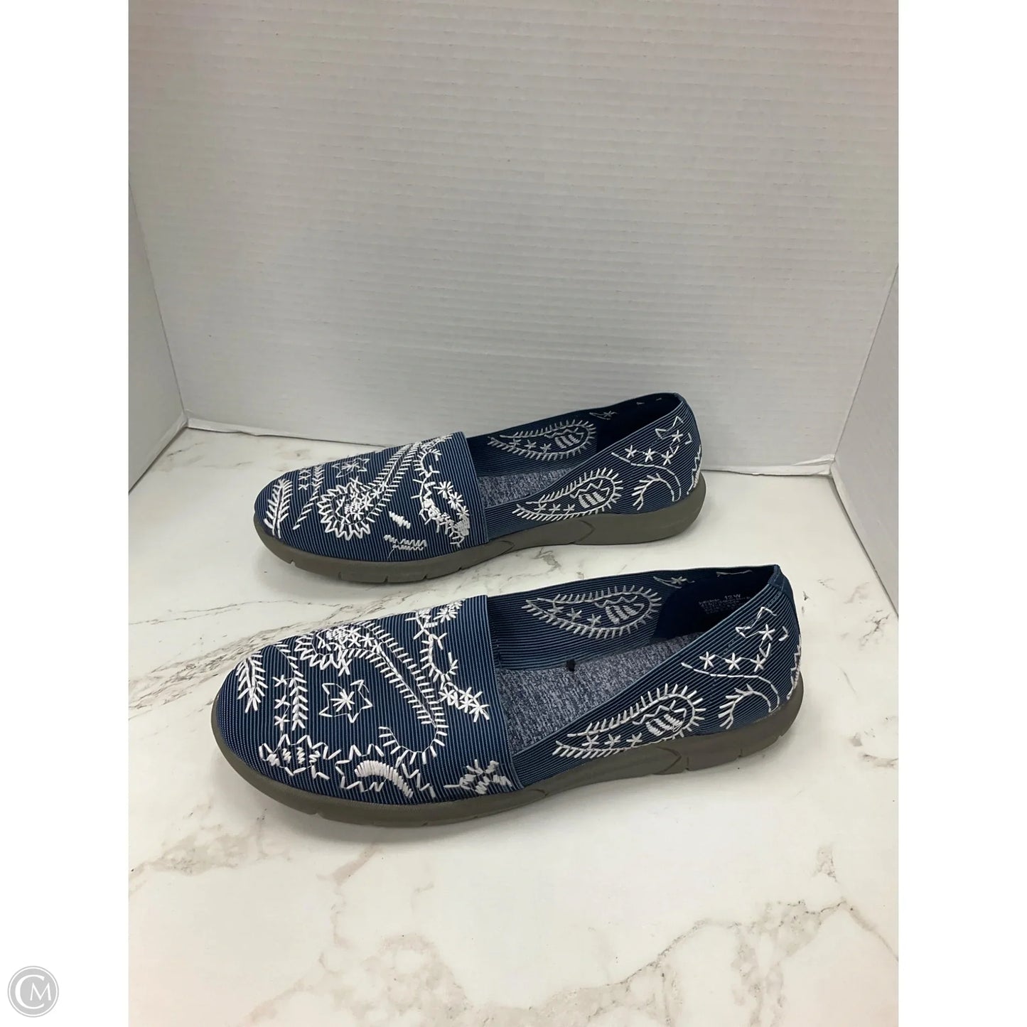Shoes Flats By Yuu Collection In Blue & White, Size: 12